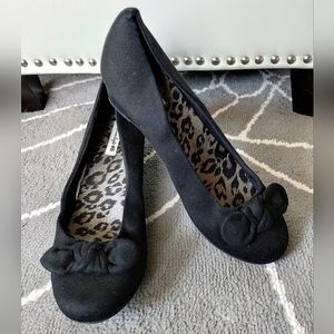 American Eagle Faux Suede Black Bow Wedges